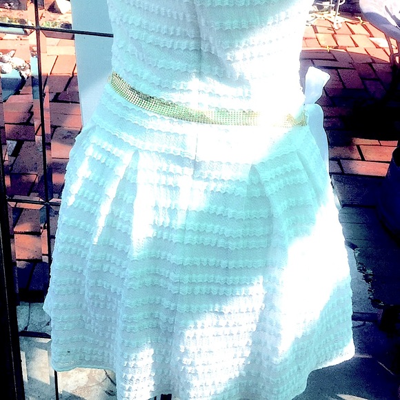 Skater Winter White GUESS Ruffle Tennis Dress Style w 90’s Gold Mesh Belt SZ 4 - Picture 3 of 11